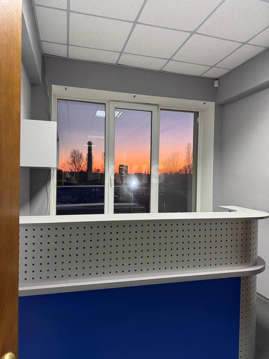 Office pr-t Vidradnyj 95Г, 545m27