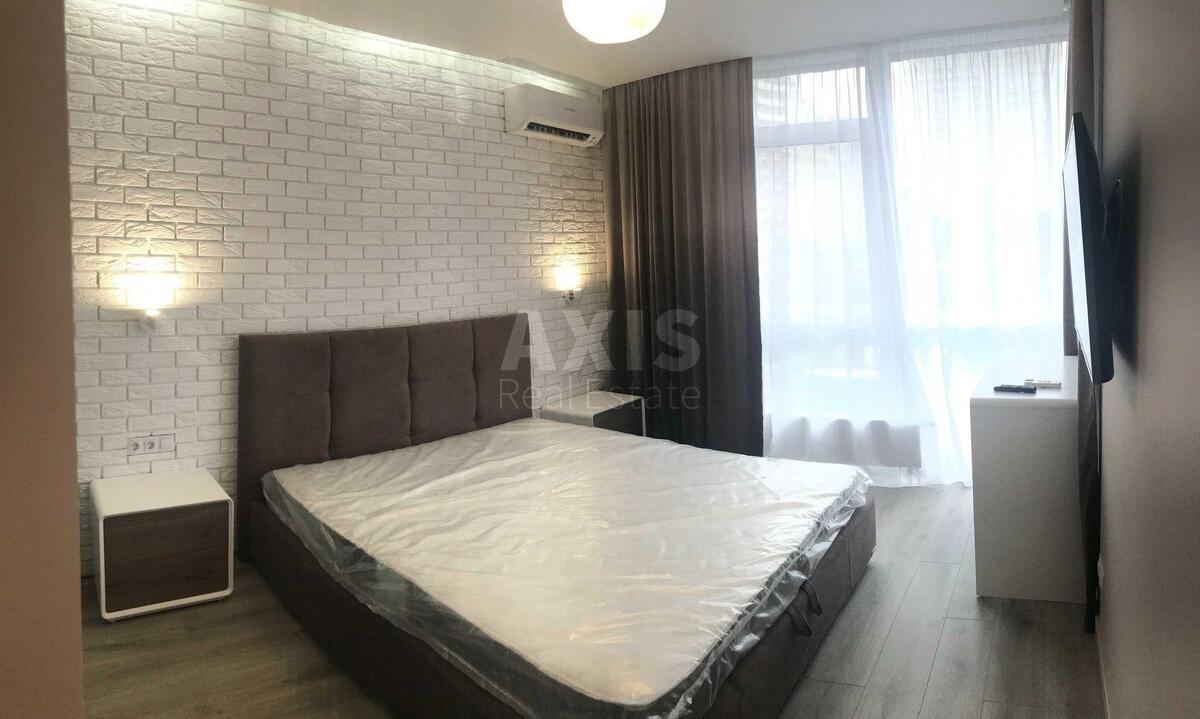 1k apartment vul. Predslavyns'ka 556