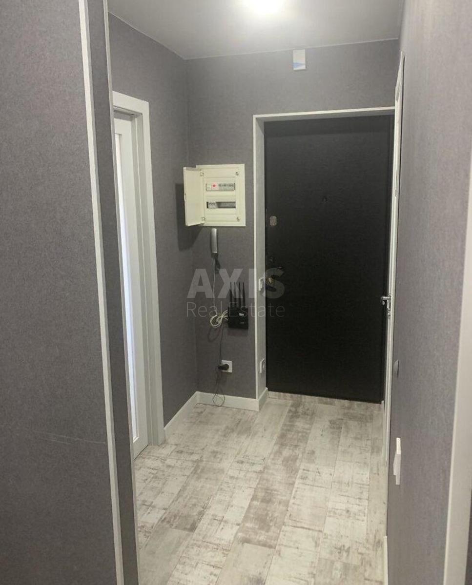 1k apartment vul. Zroshuval'na 3Б1