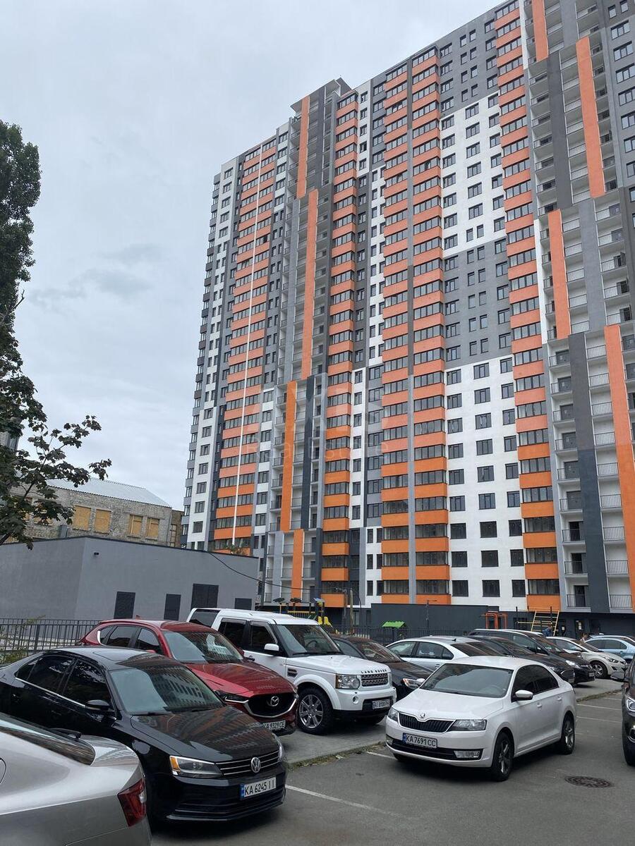 Об'єкт торгівлі вул. Сосюри Володимира 6, корп. 2, 107м260324