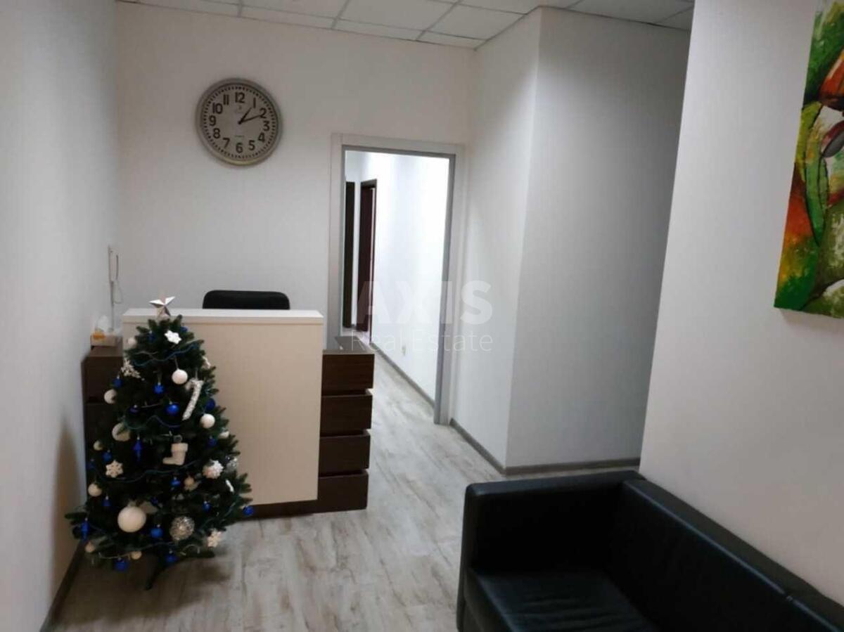 Office vul. Nyzhnij Val 15, 98m2597026