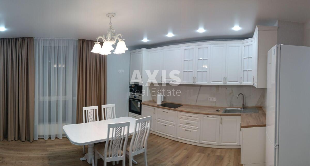 3k apartment vul. Pivnichno-Syrec'ka 10