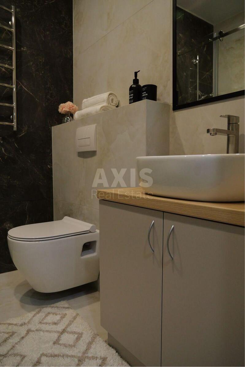 2k apartment vul. Baggovutivs'ka 176021810