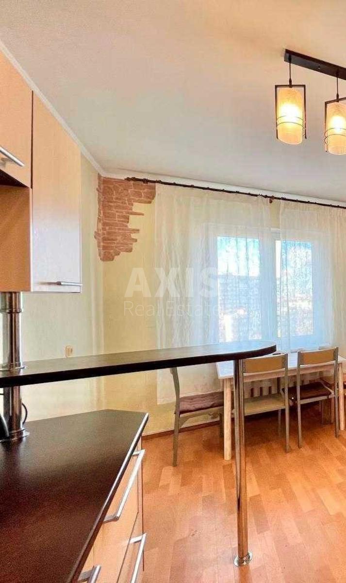 3k apartment vul. Pivnichno-Syrec'ka 10А