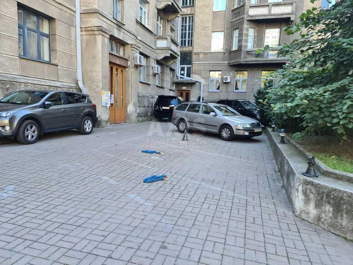 Объект торговли ул. Институтская 16, 200м260705