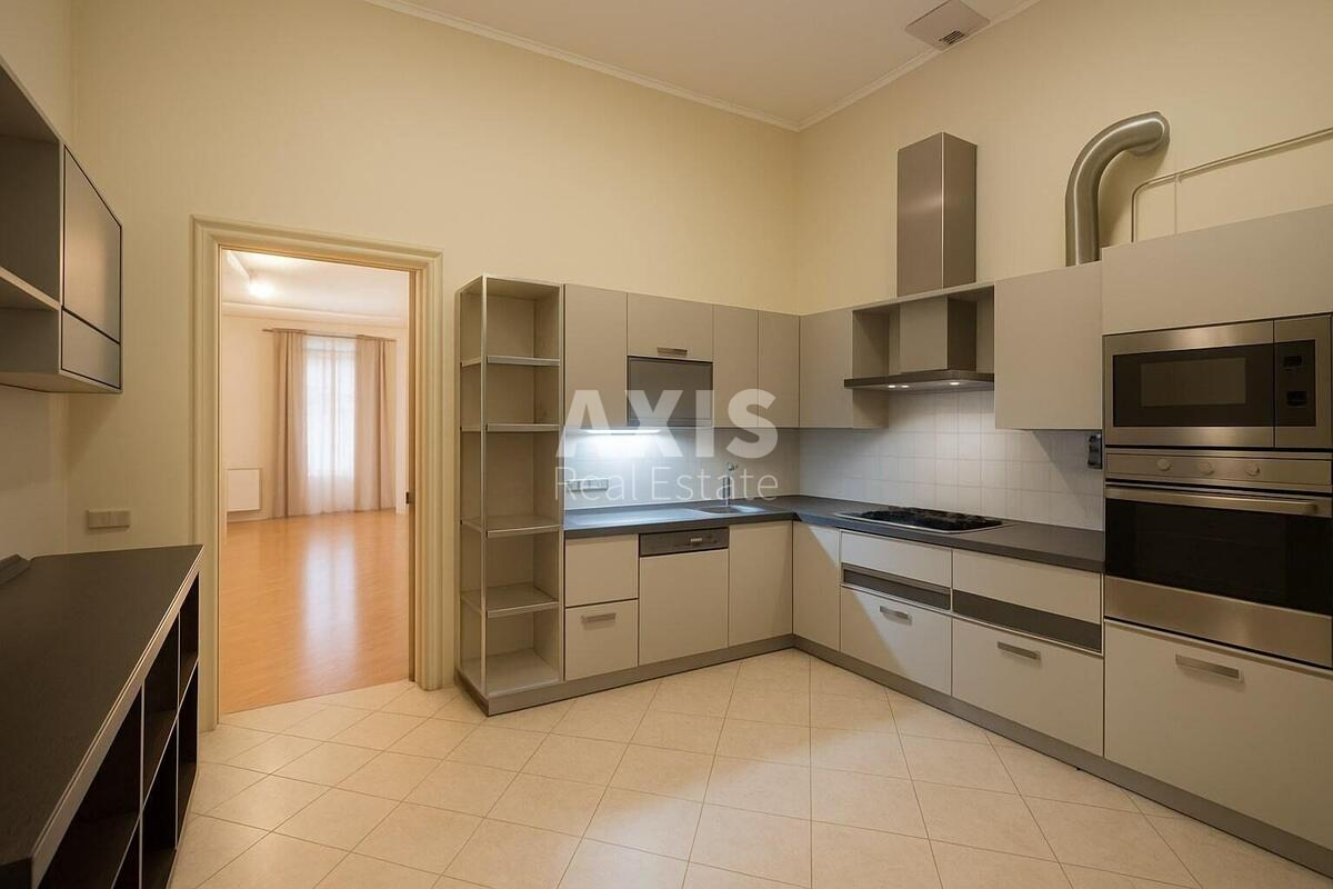 4k apartment uzv. Klovs'kyj 5