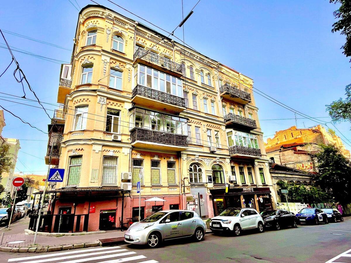 Офис ул. Малая Житомирская 16/3, 70м258229
