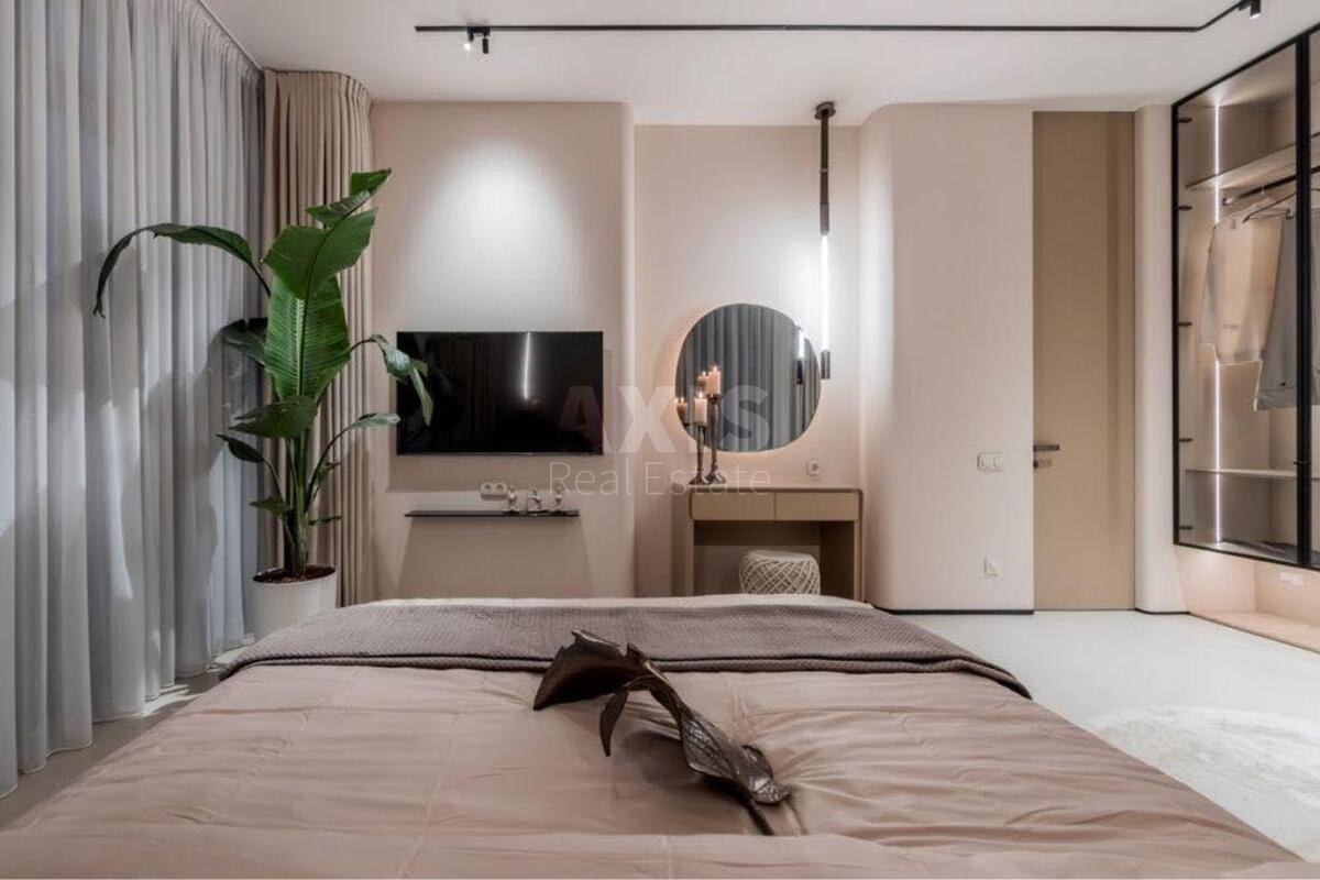 3k apartment vul. Dragomyrova Myhajla 181