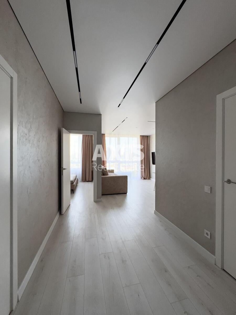 1k apartment nab. Dniprovs'ka 15481635