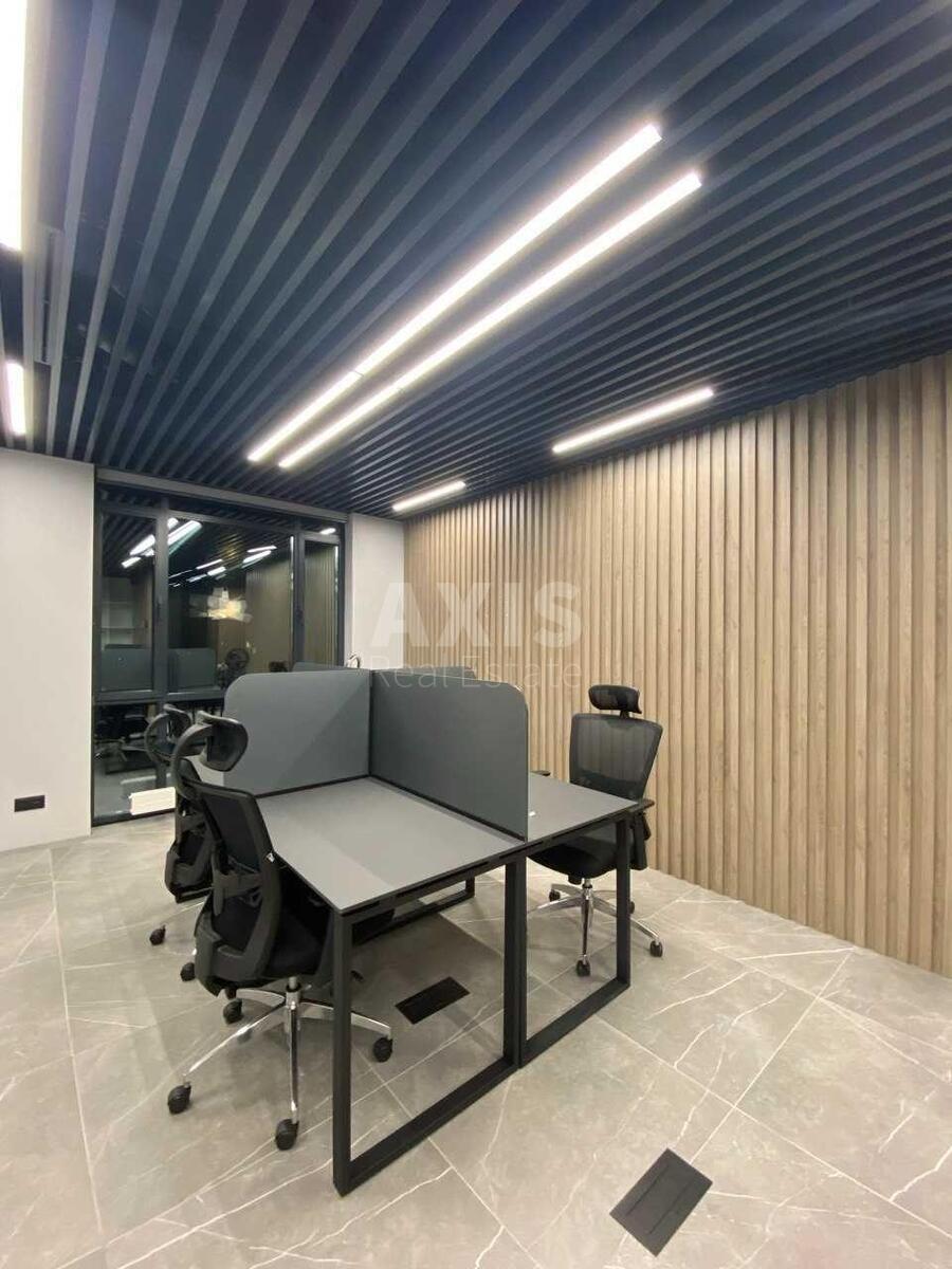 Office vul. Demii'vs'ka 29, 70m23