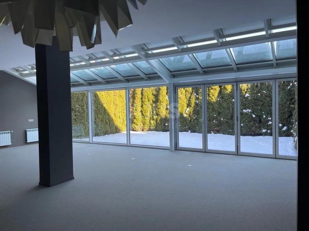 Office vul. Novoselyc'ka 7, 722m23