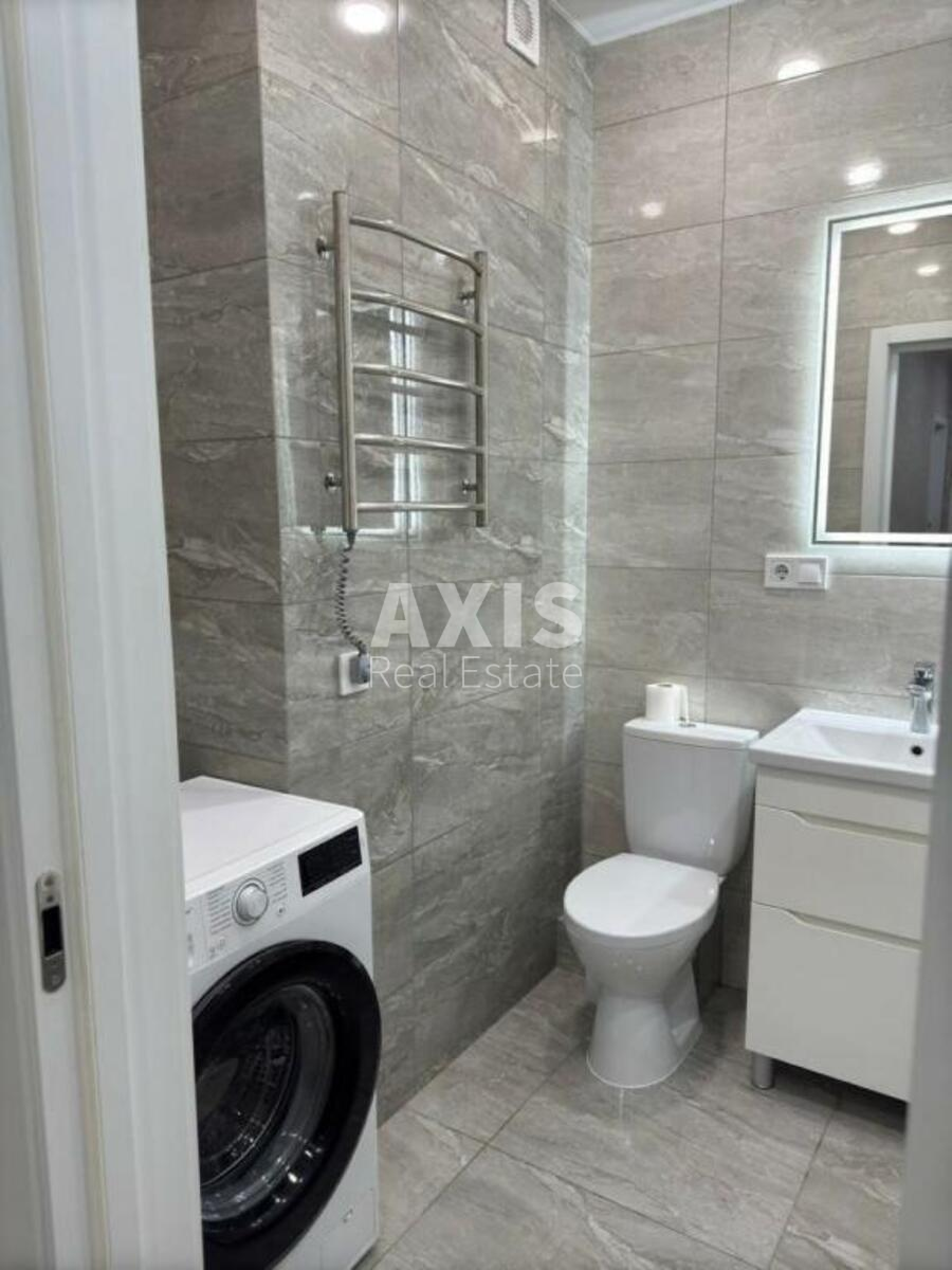 2k apartment vul. Glybochyc'ka 135