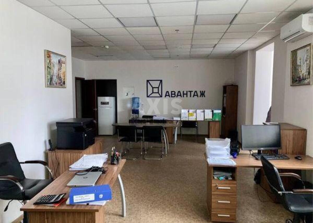 Office vul. Sofii'vs'ka 18, 155m2