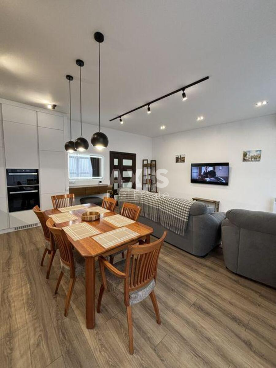 2k apartment vul. Mykil's'ko-Slobids'ka 11