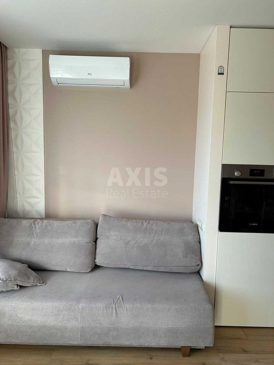 2k apartment vul. Sverstjuka Jevgena 61