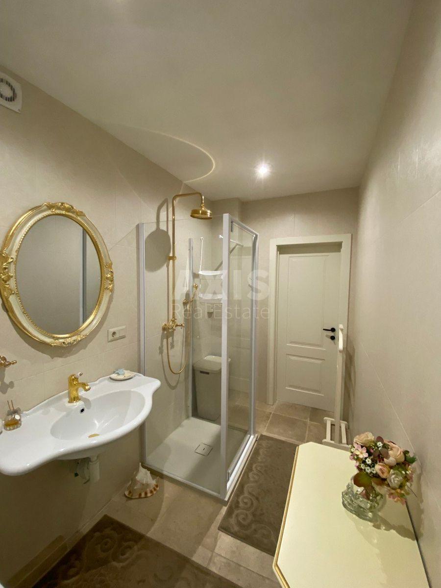 2k apartment vul. Glybochyc'ka 132