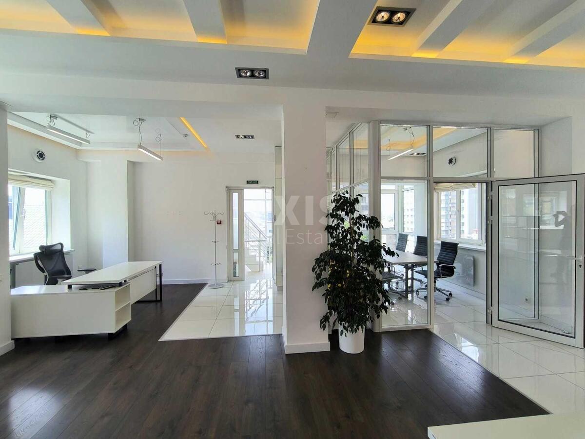 Office vul. Barbjusa Anri 5А, 96m2596567