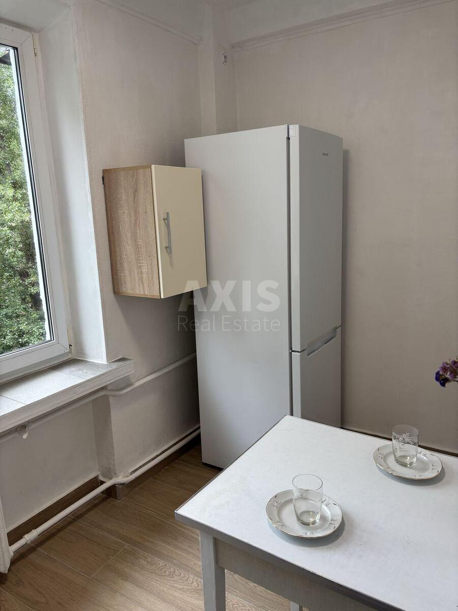 2к квартира бул. Дружбы Народов 320