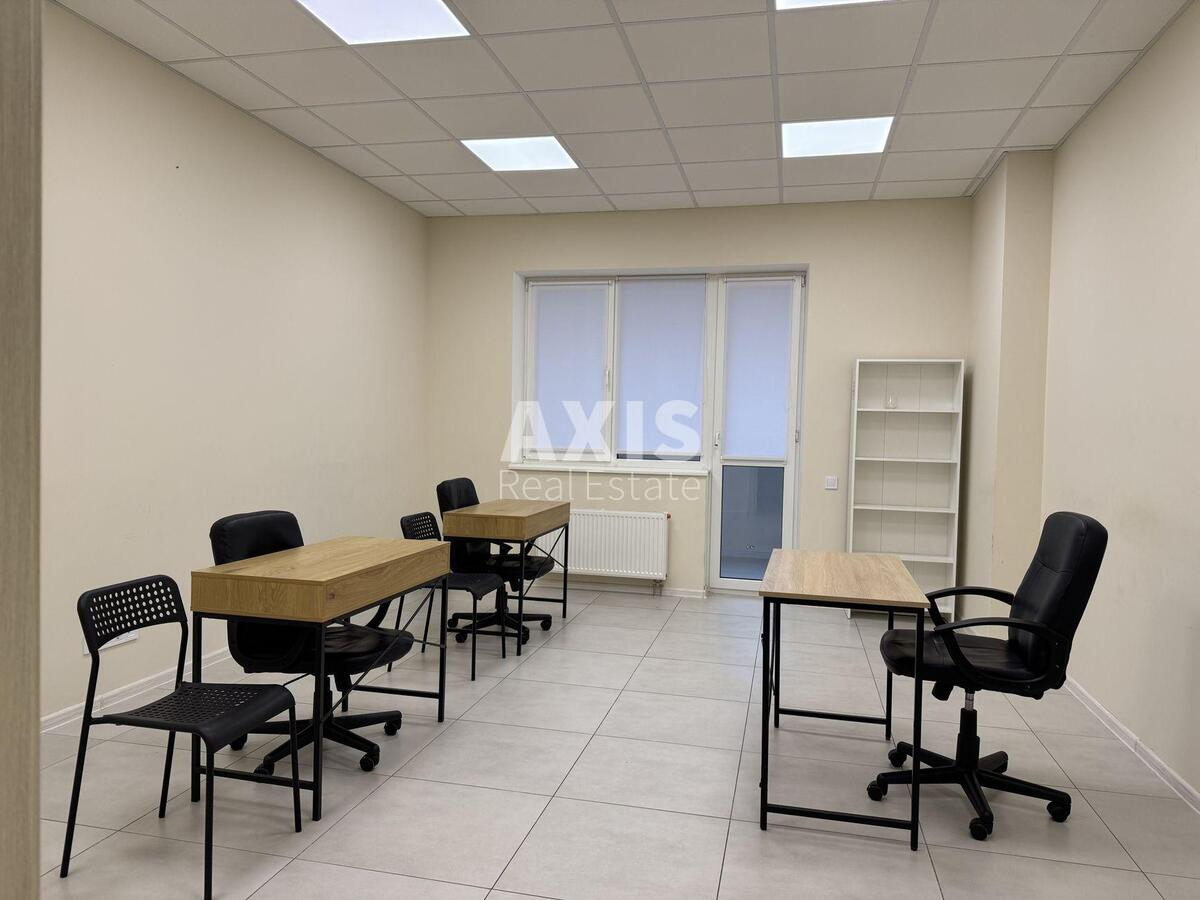 Office vul. Dragomyrova Myhajla 2А, 165m2549960