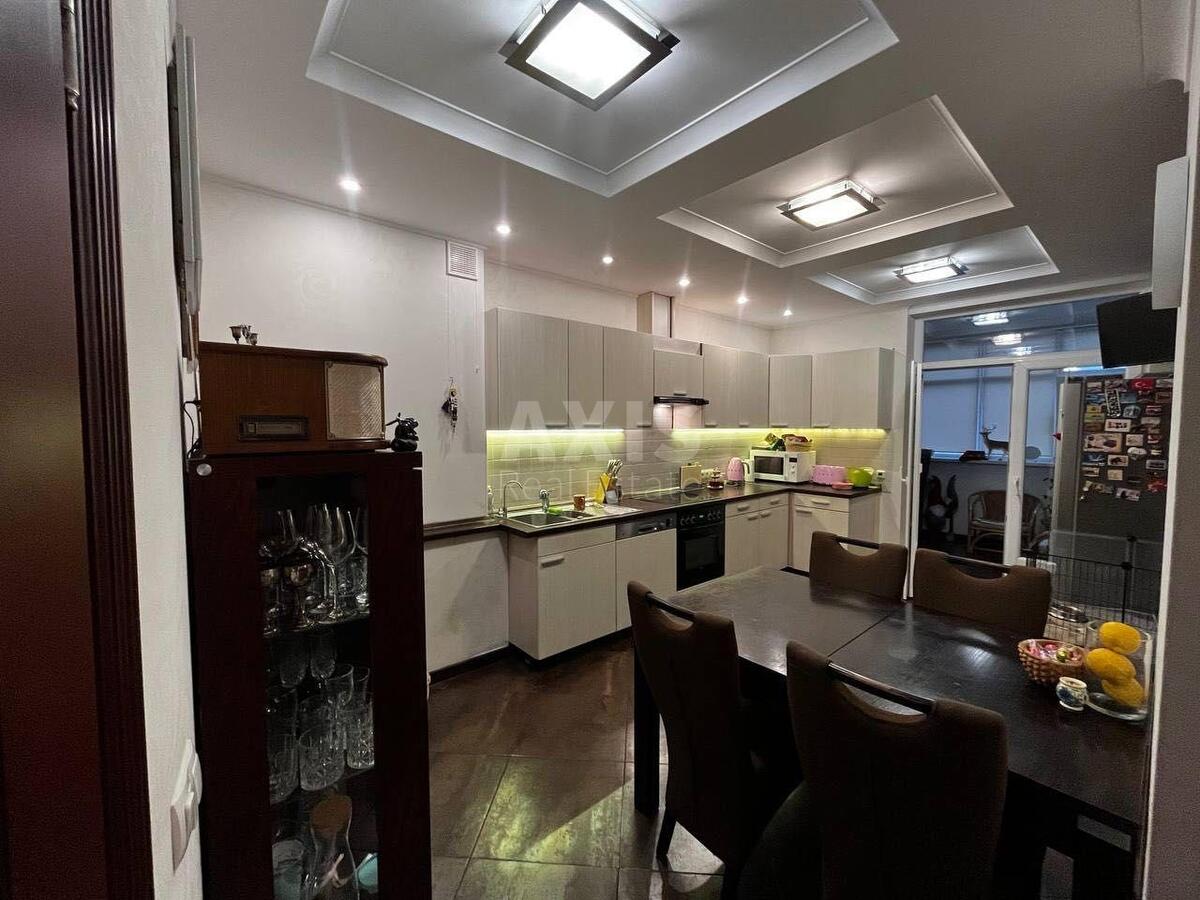 3k apartment pr-t Lobanovs'kogo 4564560