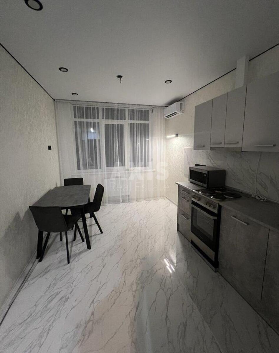 1k apartment vul. Chernigivs'ka 8Б565612