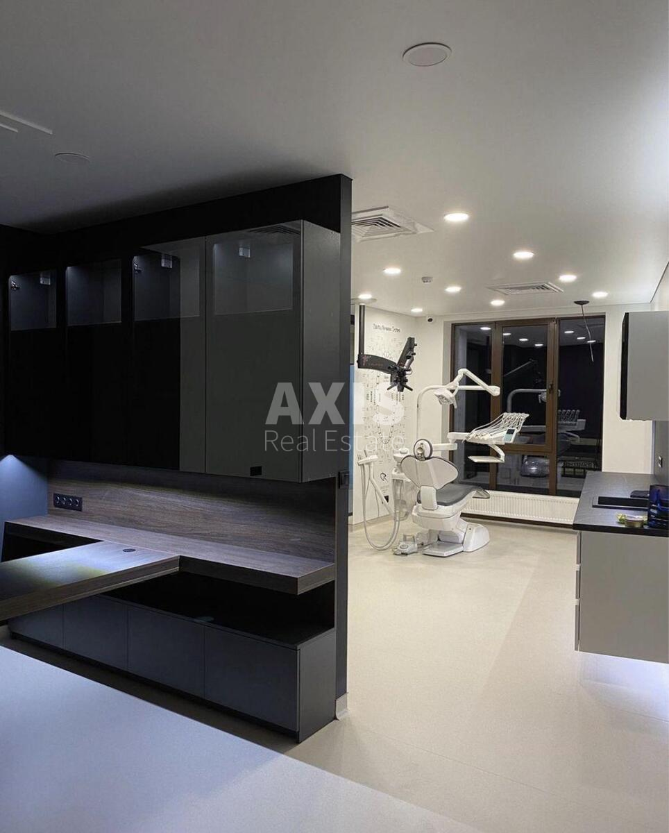 Trade object vul. Barbjusa Anri 28А, 72m25
