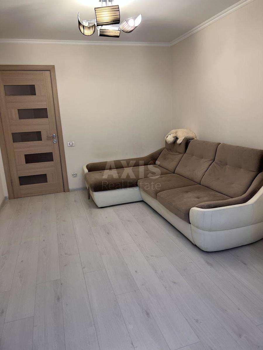 2k apartment vul. Buchmy Amvrosija 82