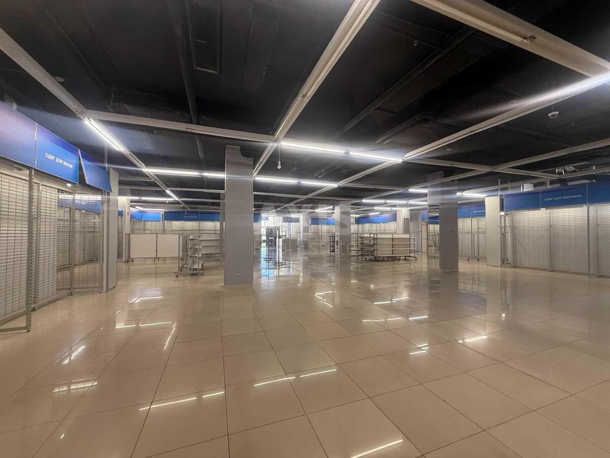 Trade object vul. Sverstjuka Jevgena 2Б, 1000m2624181