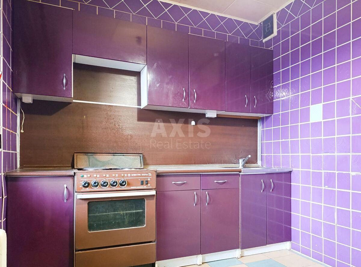2k apartment vul. Berezhans'ka 10