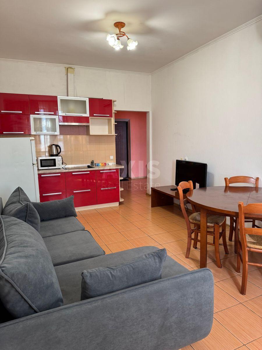 2k apartment vul. Barbjusa Anri 52/1