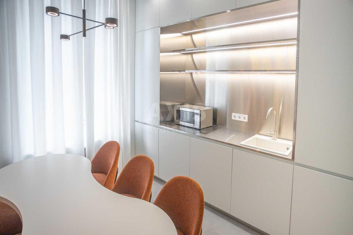 Office vul. Bul'varno-Kudrjavs'ka 51, 125m24
