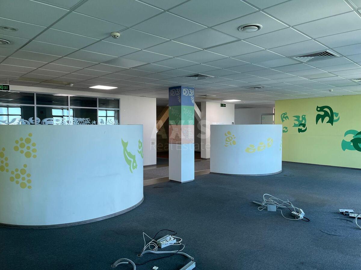 Office vul. Degtjarivs'ka 27Т, 700m27