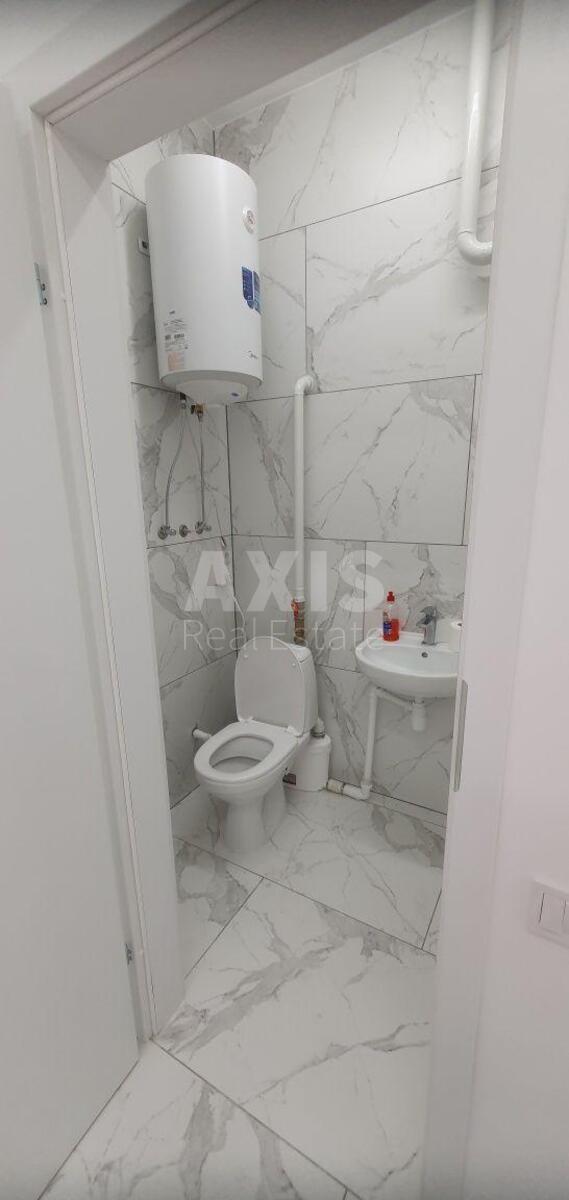 Office vul. Myhajla Maksymovycha 24, 40m210