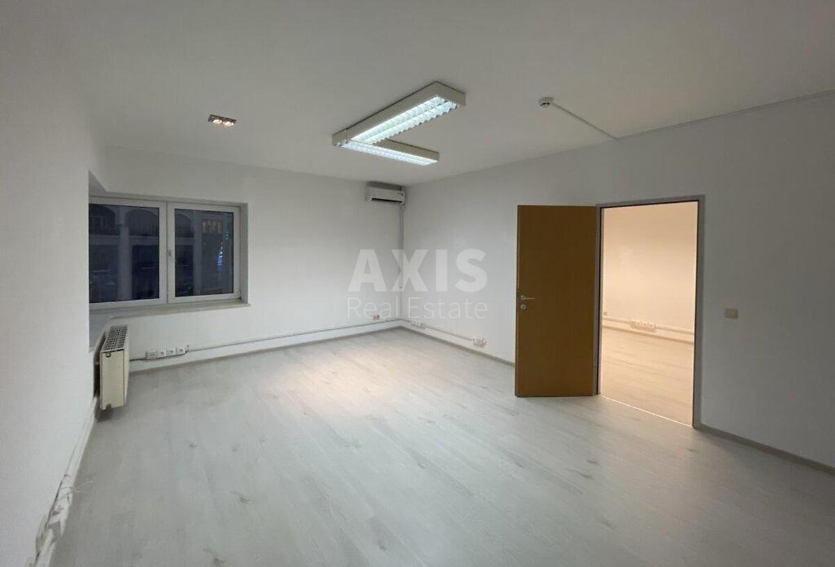 Office bul. Lesi Ukrai'nky 21А, 68m2