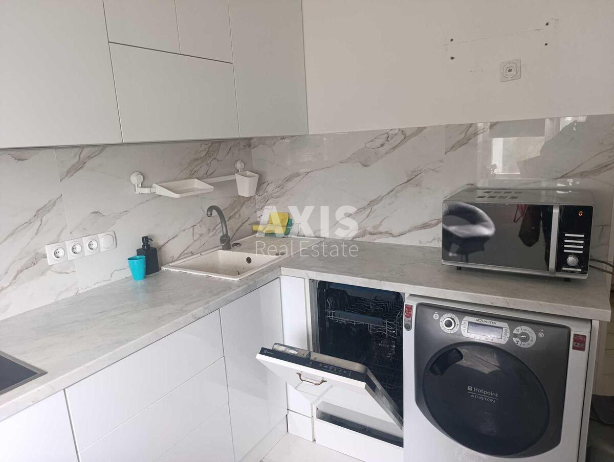 3k apartment vul. Putyvl's'ka 40