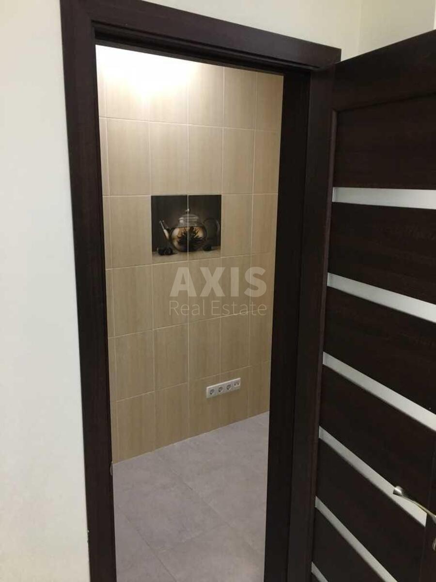 Office vul. Lebedjeva Mykoly 4/39А, 77m2586739