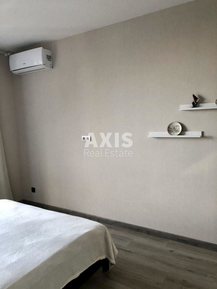 1k apartment nab. Dniprovs'ka 16Г3