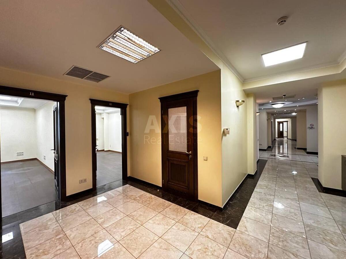 Office vul. Irynyns'ka 5/24, 682m26052915