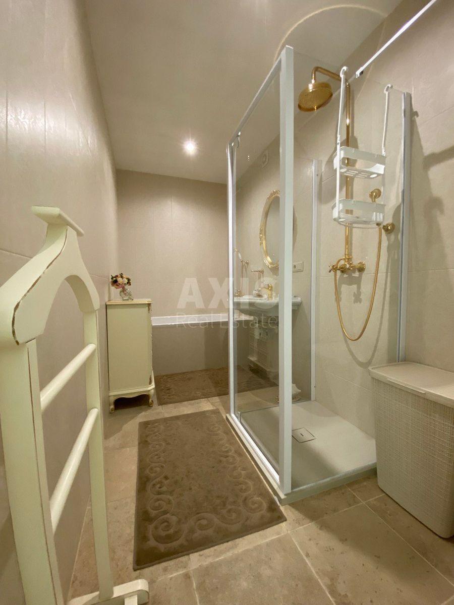 2k apartment vul. Glybochyc'ka 134