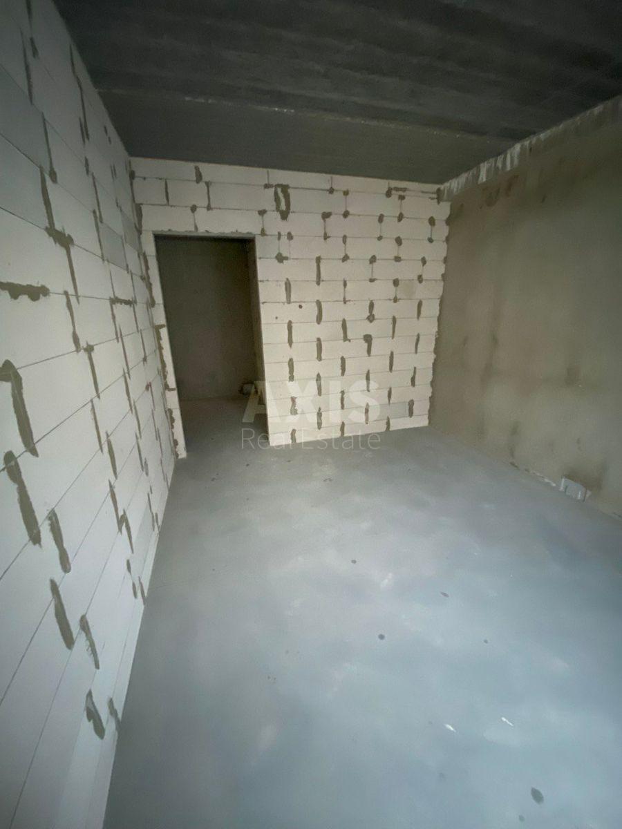 2k apartment vul. Myhajla Maksymovycha 243