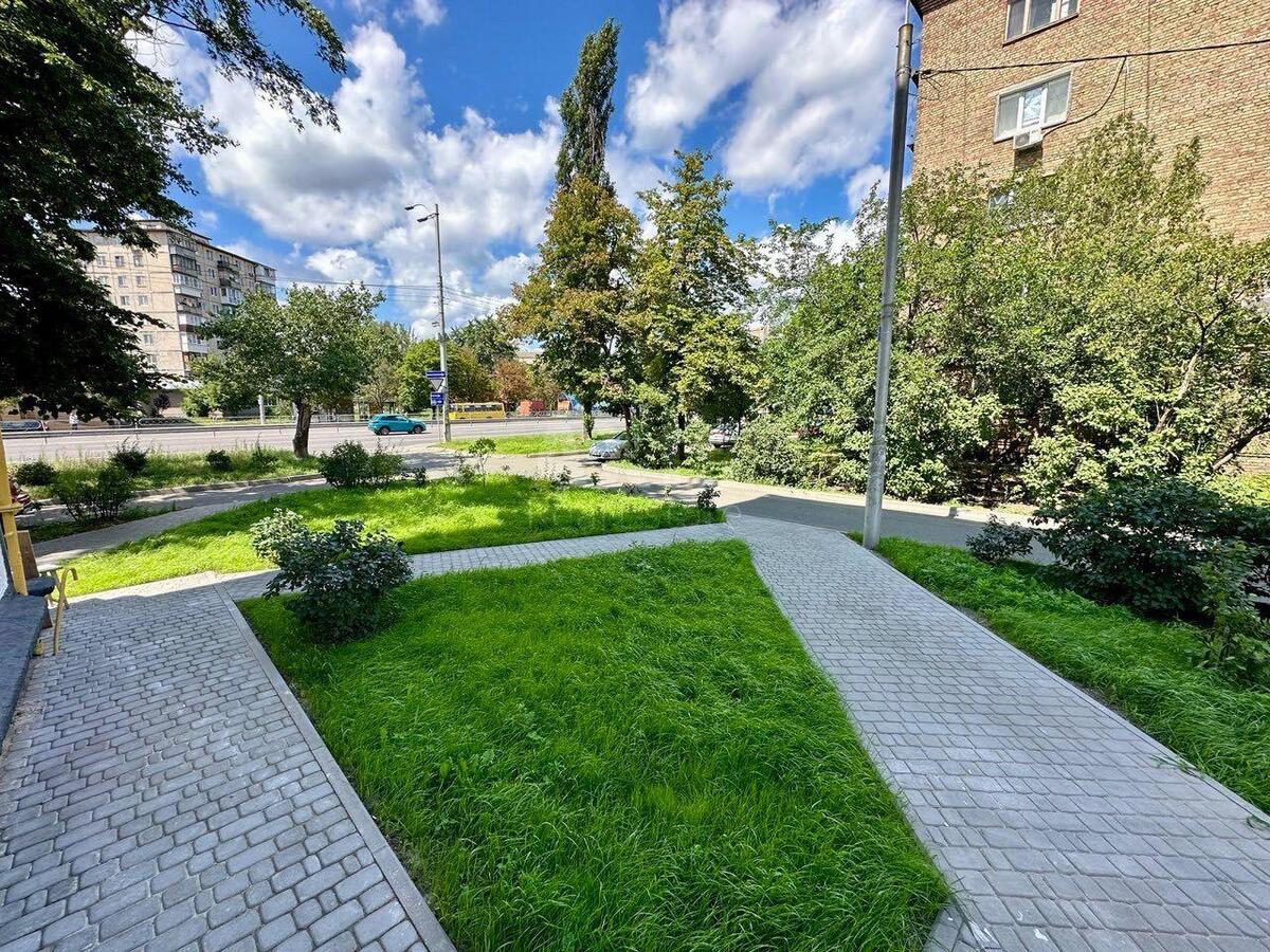 Объект торговли пр-т Леонида Каденюка 18, 41м2612874