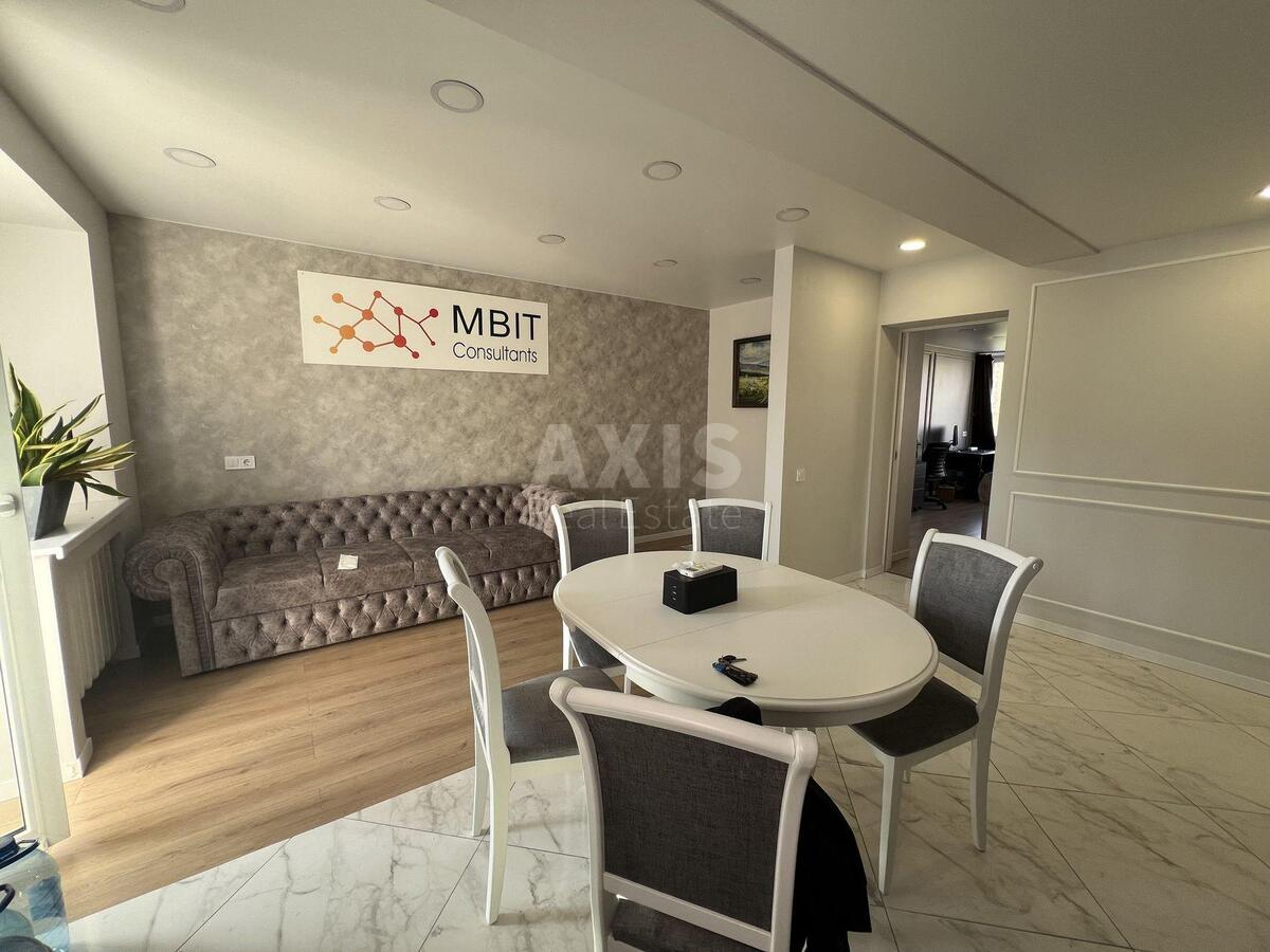 Office bul. Lesi Ukrai'nky 28, 96m27