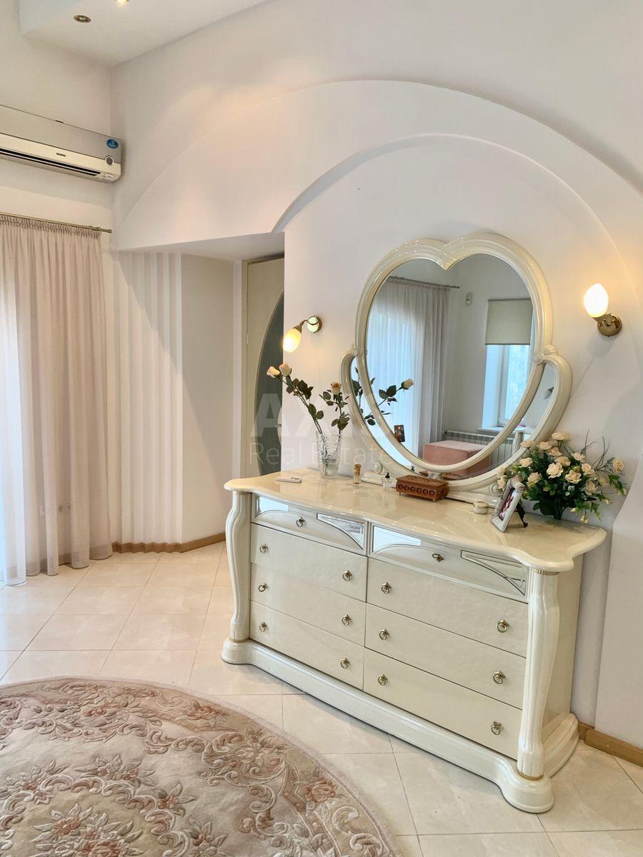 6k apartment vul. Volodymyrs'ka 795830214