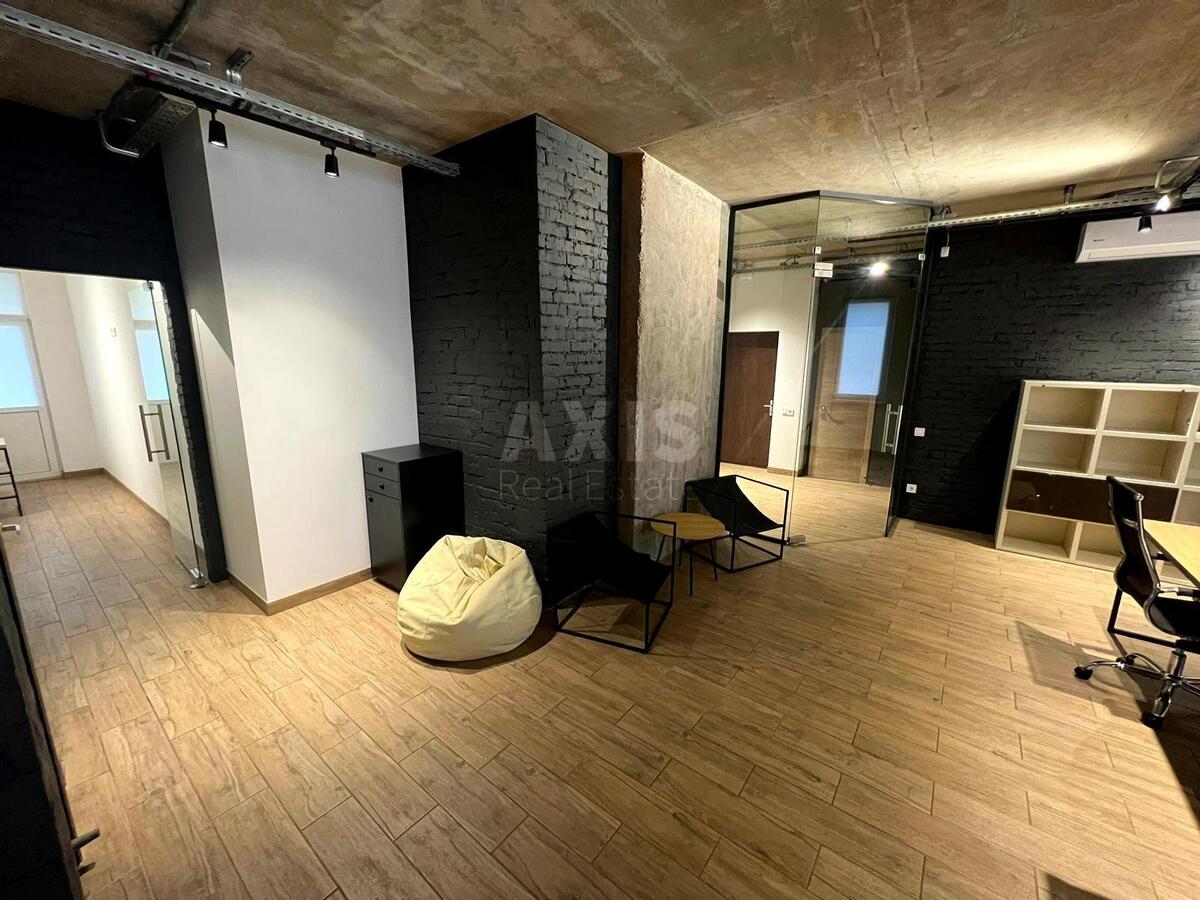 Office vul. Vasylya Tyutyunnyka 37/1, 108m26170210