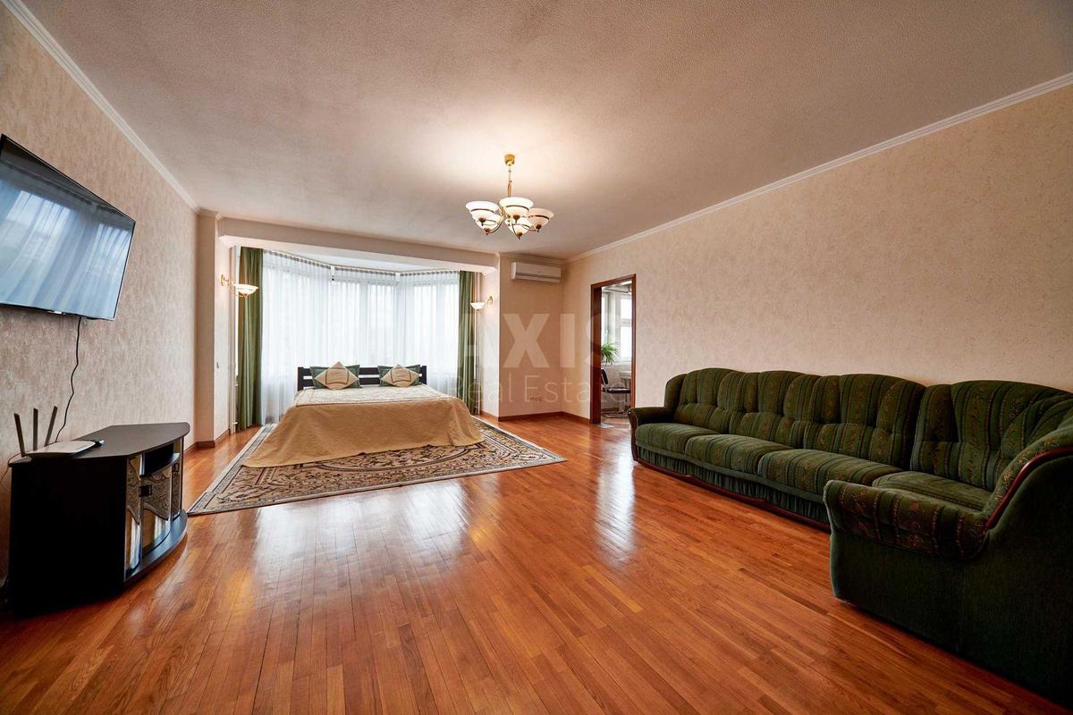 3k apartment vul. Tymoshenka Marshala 293