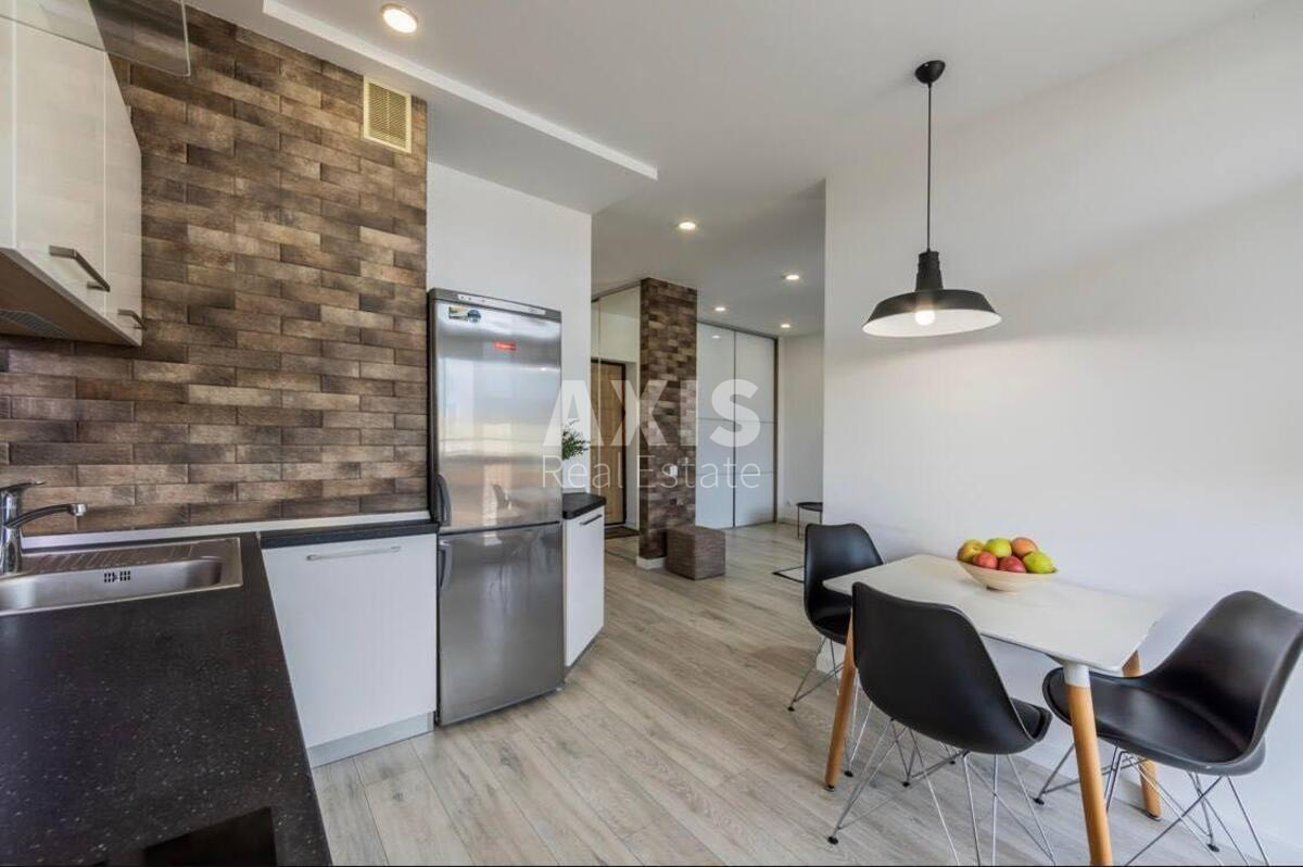 1k apartment vul. Zhyljans'ka 68