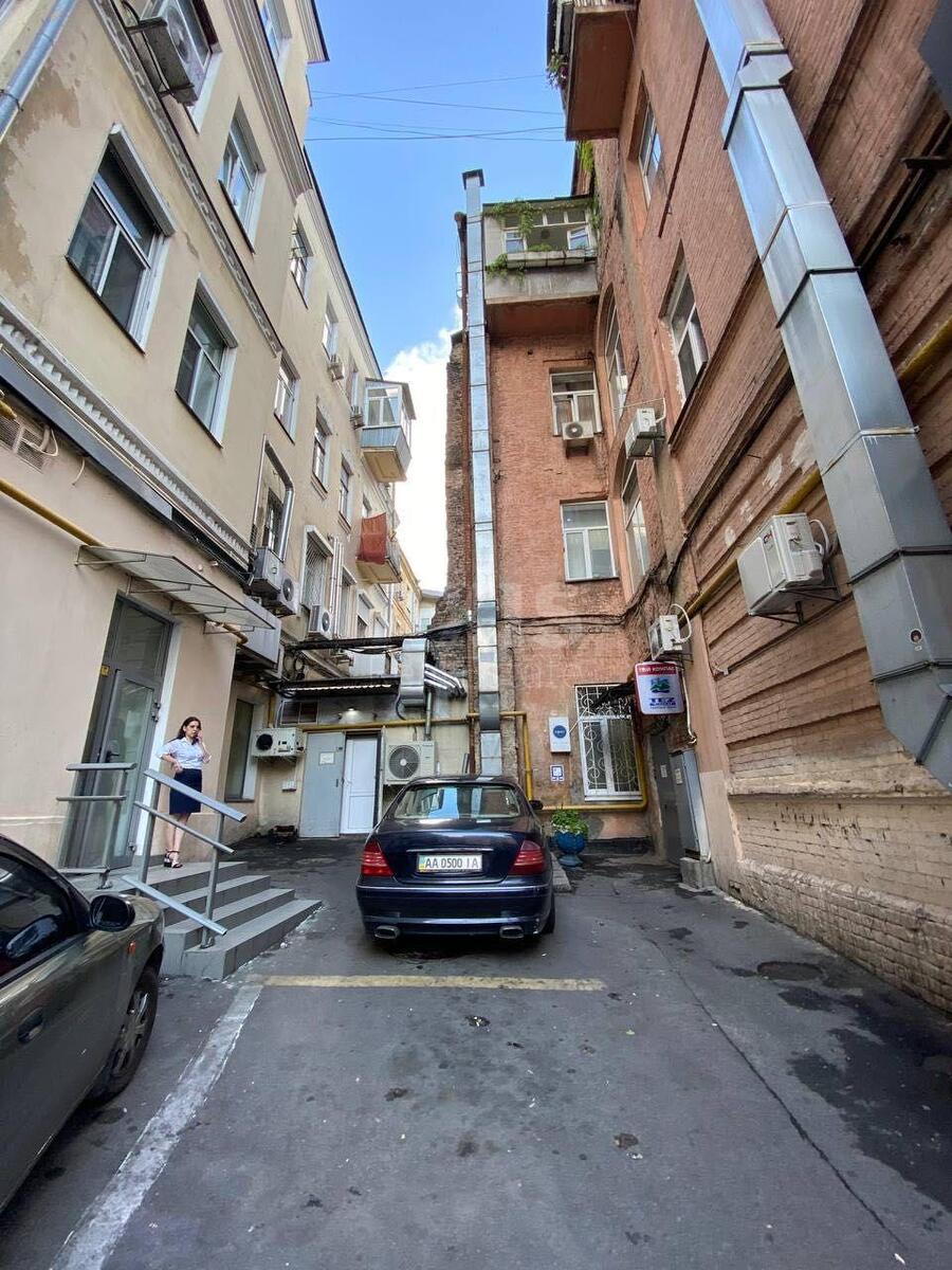 Office vul. Velyka Vasyl'kivs'ka 23, 277m28