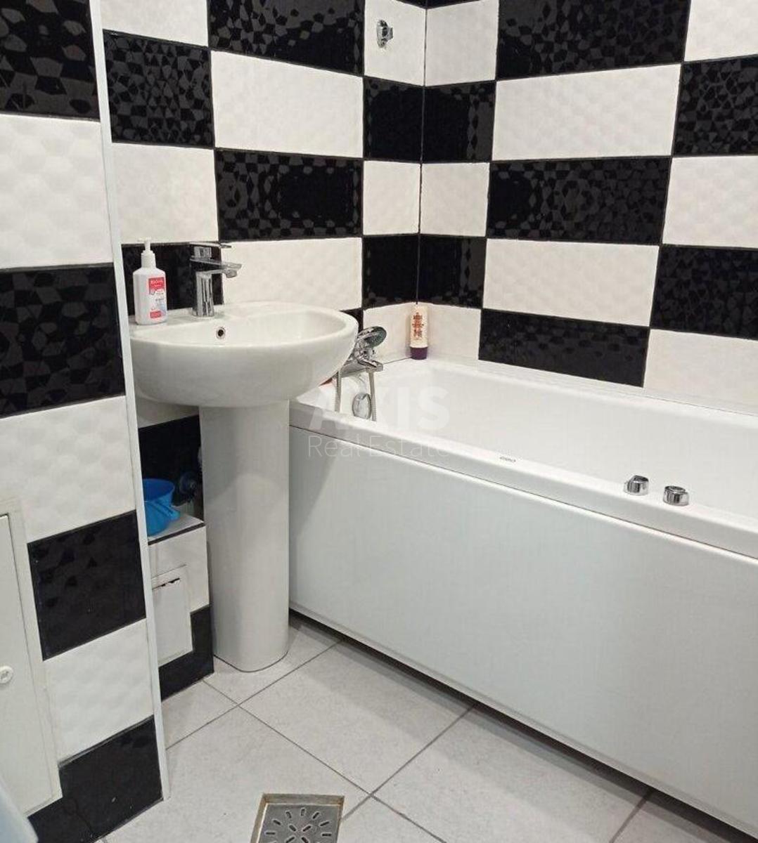 3k apartment vul. Zhukova Marshala 47А0