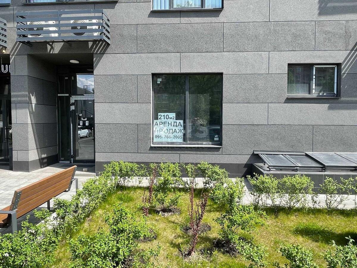 Trade object vul. Sverstjuka Jevgena 4, 210m2