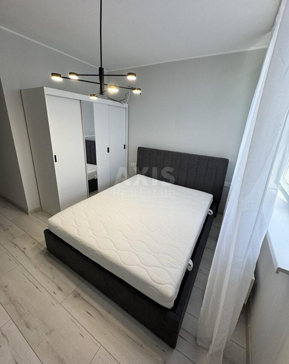 2k apartment vul. Voskresens'ka 2В1